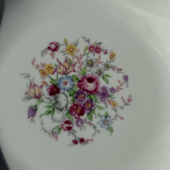 Juliette 9.5” Vegetable Bowl from Toscport Czechoslovakia - Picture 3 of 3